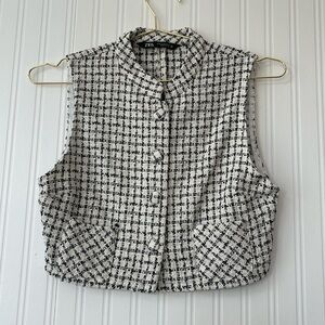 Houndstooth Cropped Vest